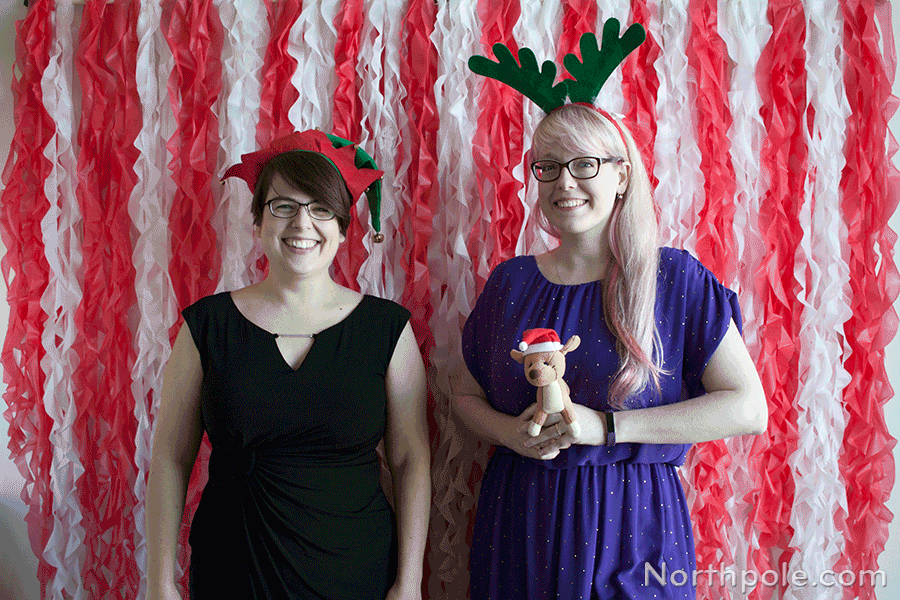 DIY Ruffled Photo Booth Backdrop for Christmas Parties